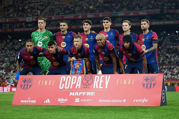 记者：郑智有望接替邵佳一执教青岛西海岸