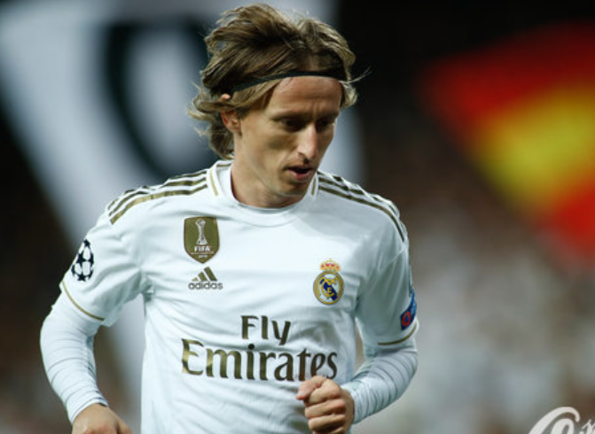 世界杯入选赛｜维尼修斯绝杀 巴西险胜哥伦比亚升第2